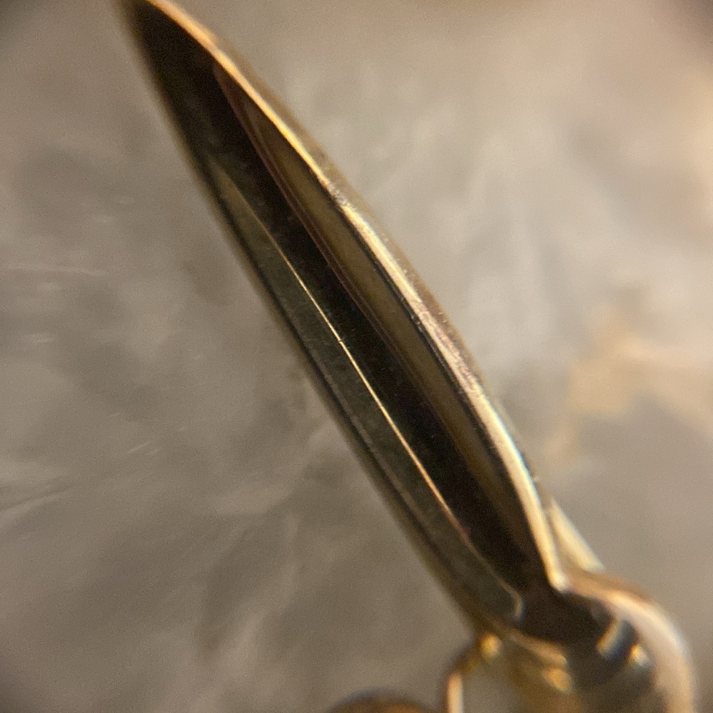 Vintage gold tone metal fringe pin / brooch 1.75" tall x 2.25" wide - Picture 11 of 15